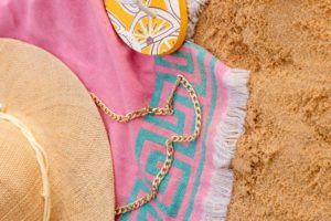 NewDoar Couverture Plage Anti-Sable Extra Large 2x2.1m - Tapis Pique-Nique Imperméable Léger Avec Piquets