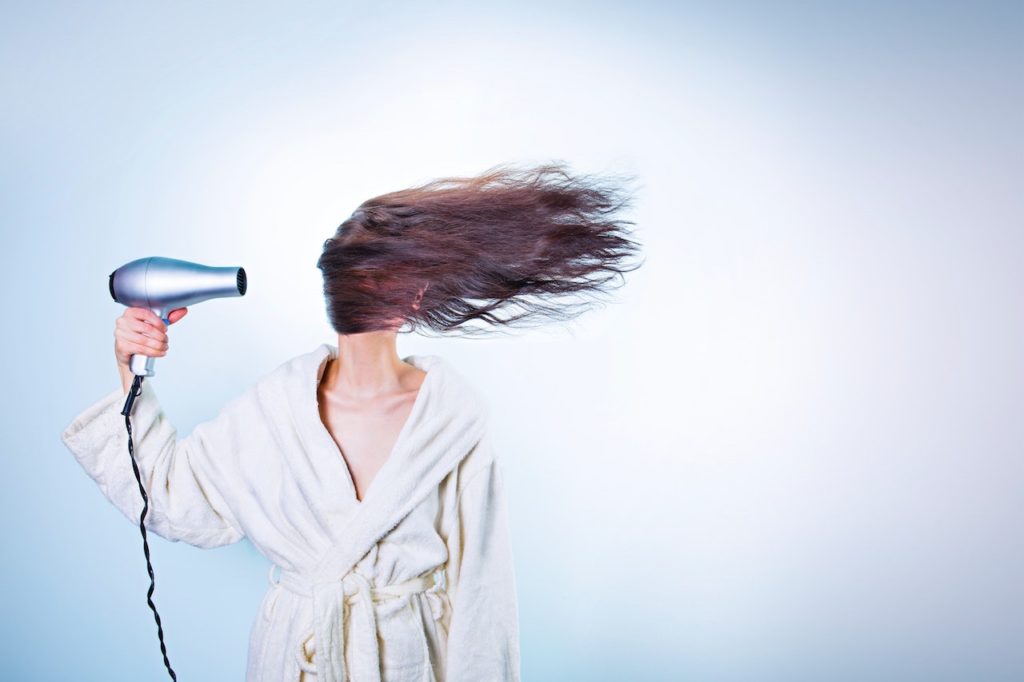 Les meilleurs sèche-cheveux moins cher et tout aussi efficaces que le Dyson Supersonic