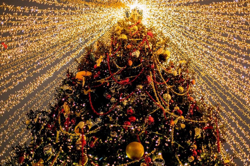 Les meilleurs Sapins de Noël Artificiels Lumineux à éclairage LED ou Fibre Optique