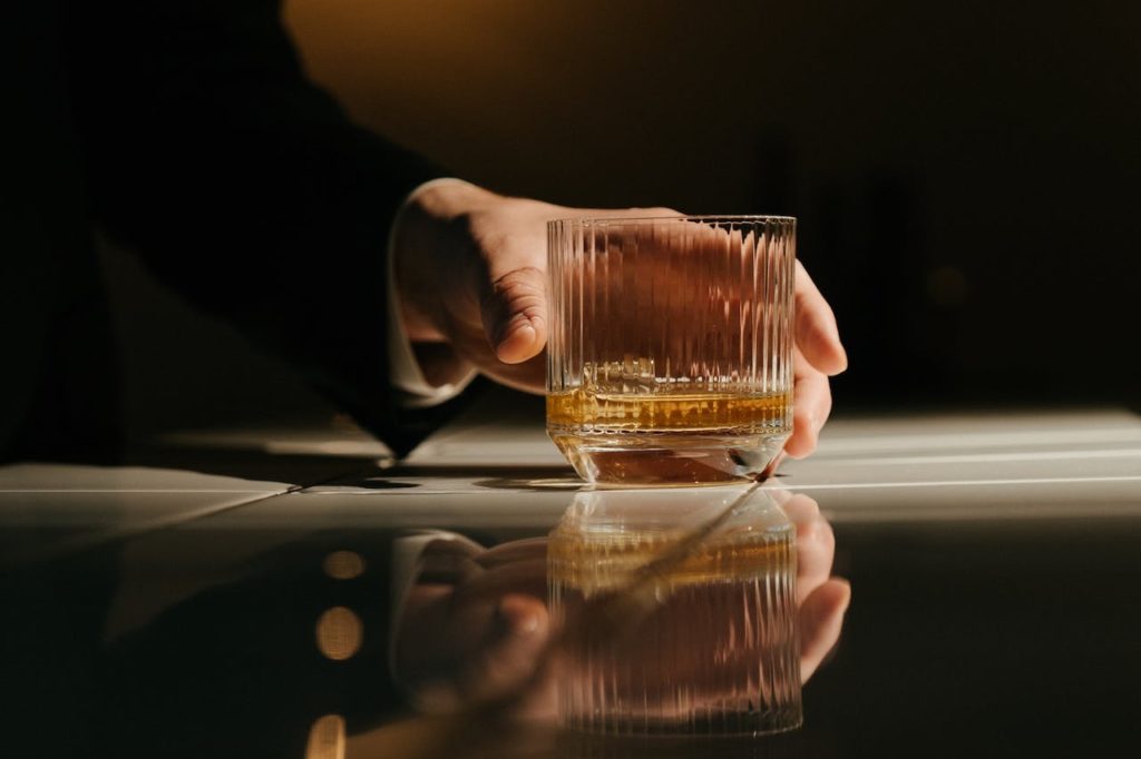 Les meilleurs whiskies du monde à offrir à un connaisseur ou à sélectionner pour votre cave à whisky